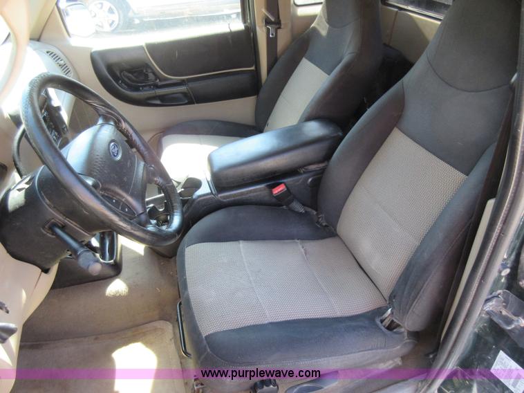 image for item I6442 2003 Ford Ranger SuperCab pickup truck