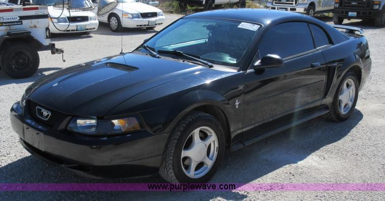 image for item I6445 2002 Ford Mustang