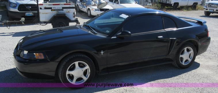 image for item I6445 2002 Ford Mustang