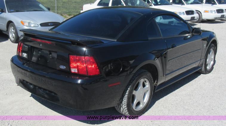 image for item I6445 2002 Ford Mustang
