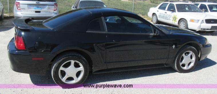 image for item I6445 2002 Ford Mustang