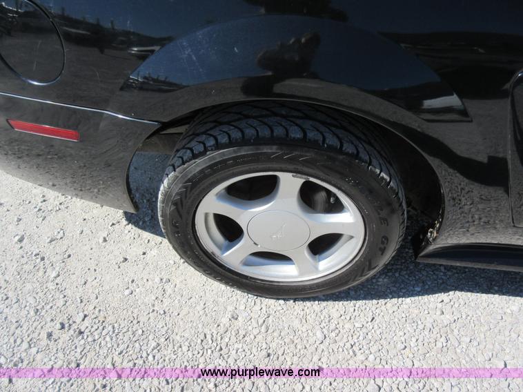 image for item I6445 2002 Ford Mustang