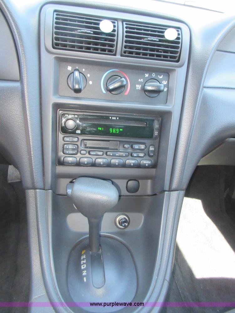 image for item I6445 2002 Ford Mustang