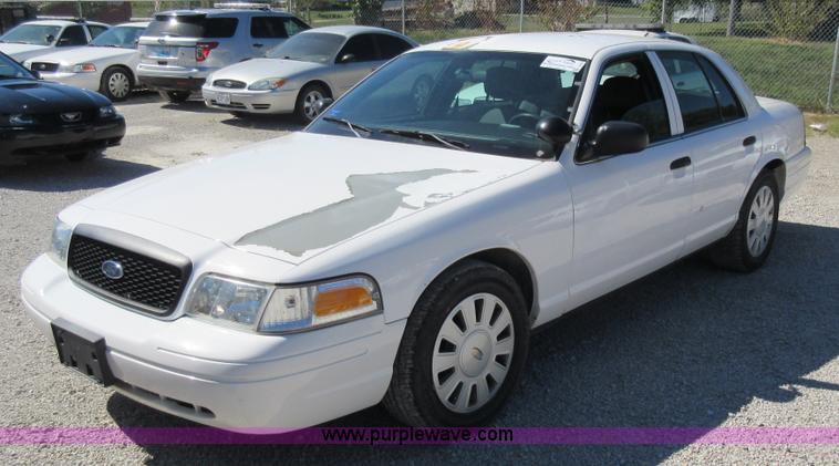 image for item I6446 2008 Ford Crown Victoria Police Interceptor
