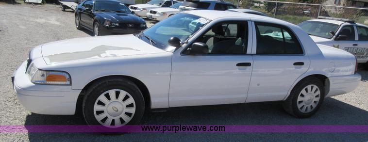 image for item I6446 2008 Ford Crown Victoria Police Interceptor