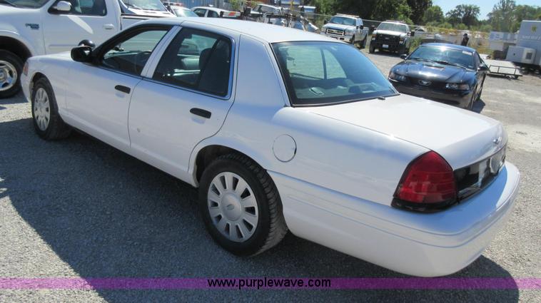 image for item I6446 2008 Ford Crown Victoria Police Interceptor