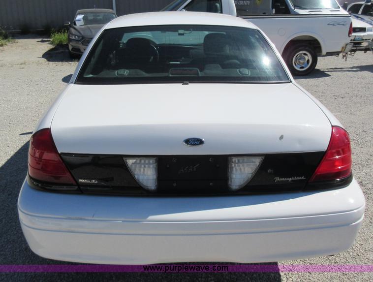 image for item I6446 2008 Ford Crown Victoria Police Interceptor