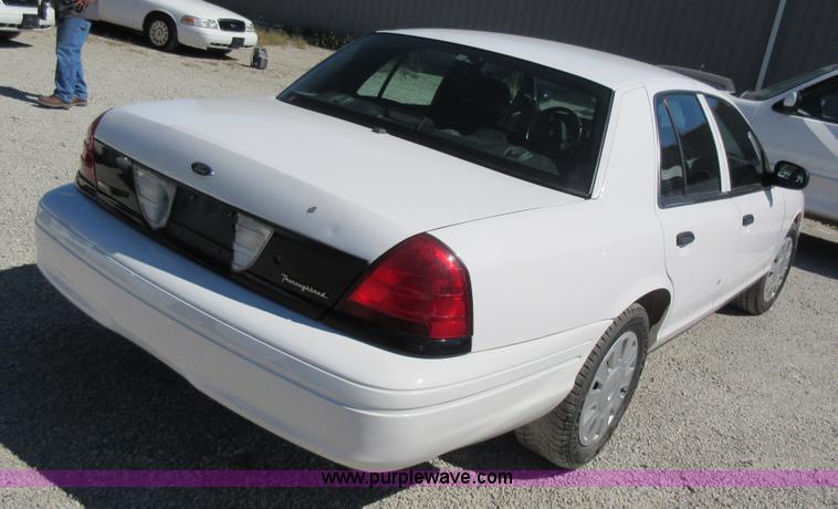 image for item I6446 2008 Ford Crown Victoria Police Interceptor