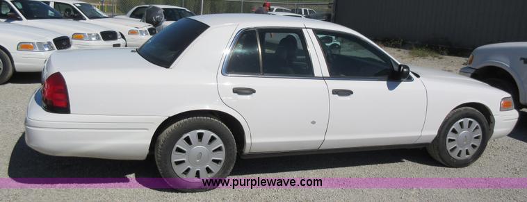 image for item I6446 2008 Ford Crown Victoria Police Interceptor