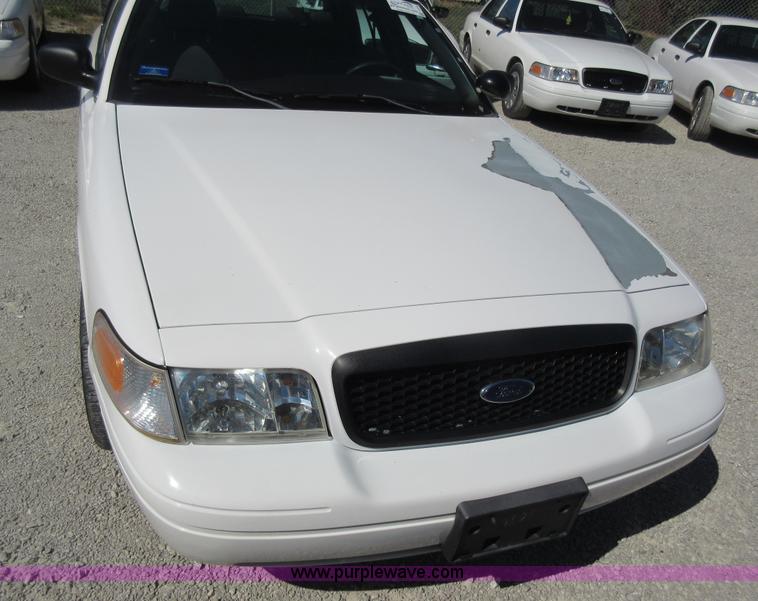 image for item I6446 2008 Ford Crown Victoria Police Interceptor