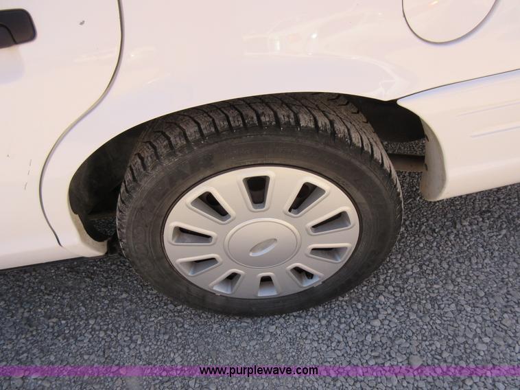 image for item I6446 2008 Ford Crown Victoria Police Interceptor