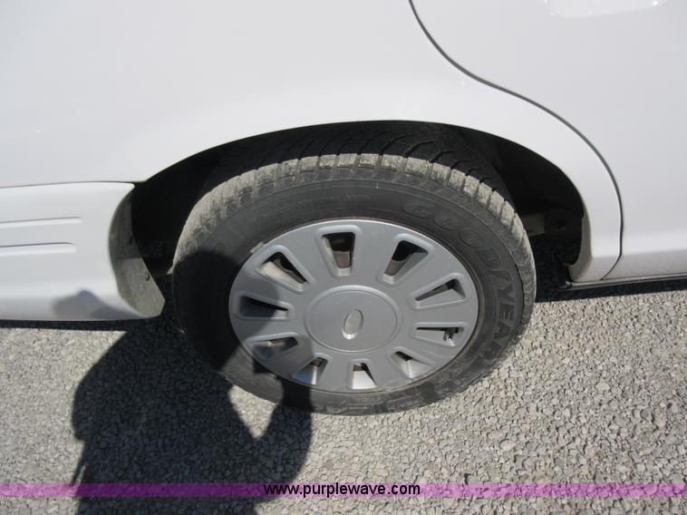 image for item I6446 2008 Ford Crown Victoria Police Interceptor