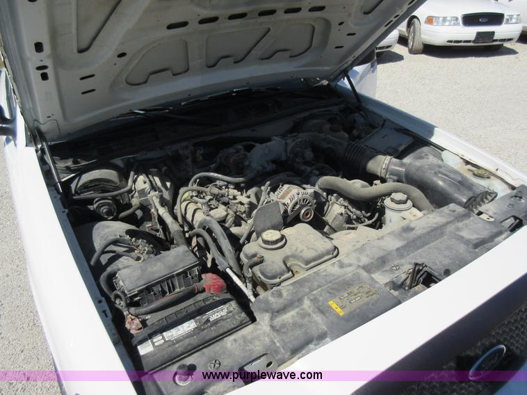 image for item I6446 2008 Ford Crown Victoria Police Interceptor