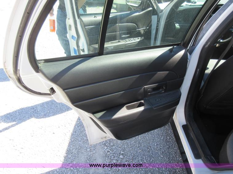 image for item I6446 2008 Ford Crown Victoria Police Interceptor