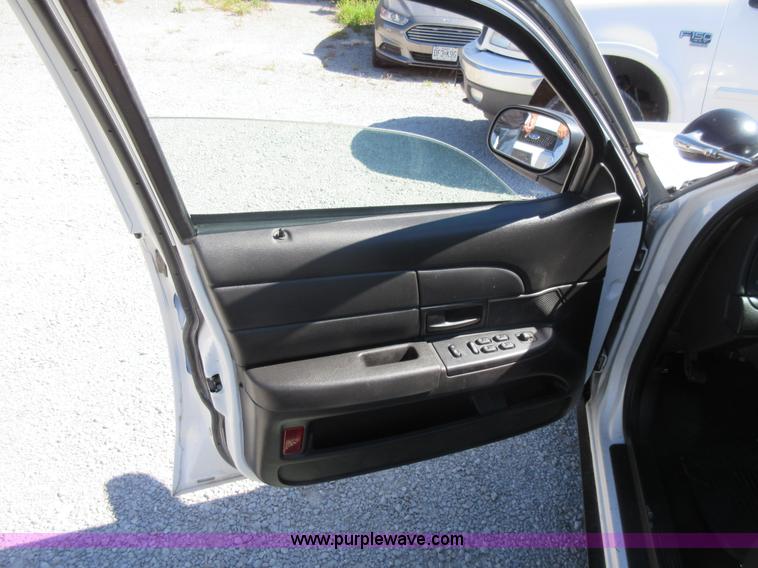 image for item I6446 2008 Ford Crown Victoria Police Interceptor