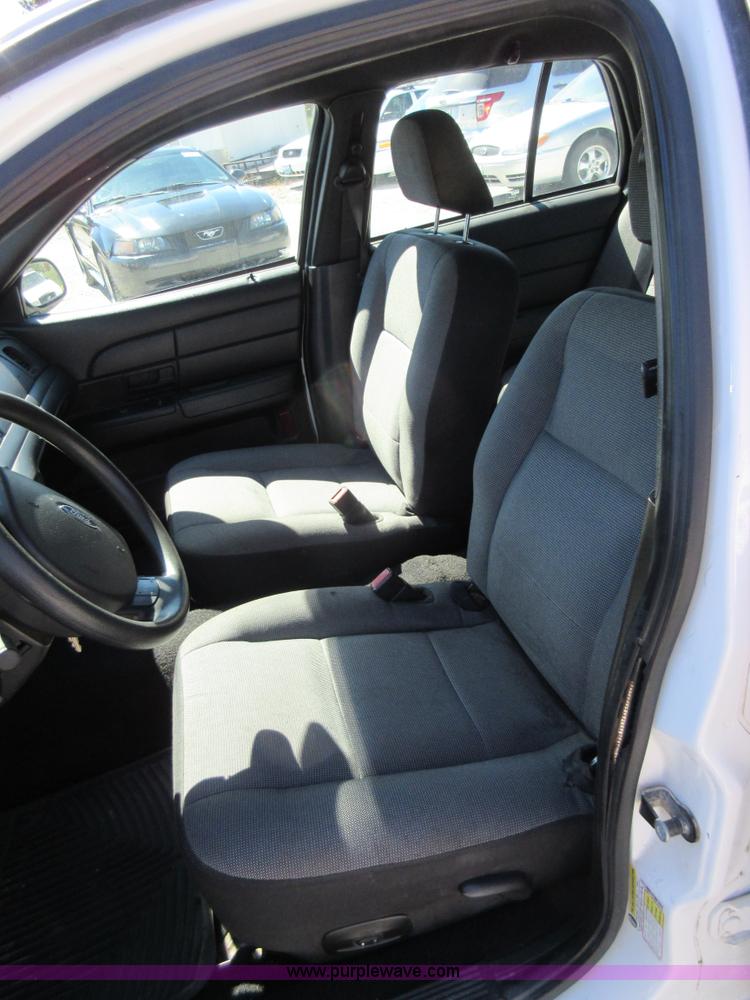 image for item I6446 2008 Ford Crown Victoria Police Interceptor