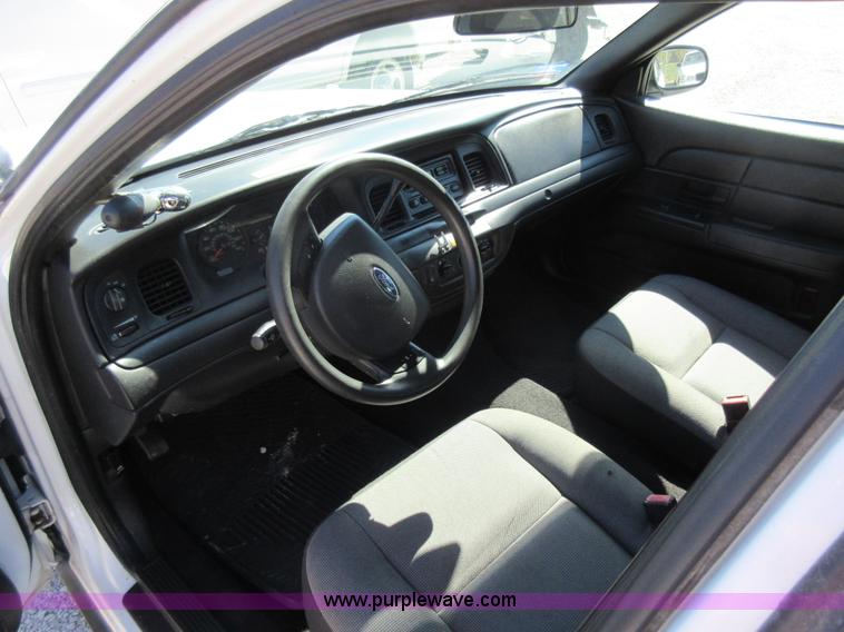 image for item I6446 2008 Ford Crown Victoria Police Interceptor