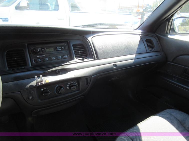 image for item I6446 2008 Ford Crown Victoria Police Interceptor