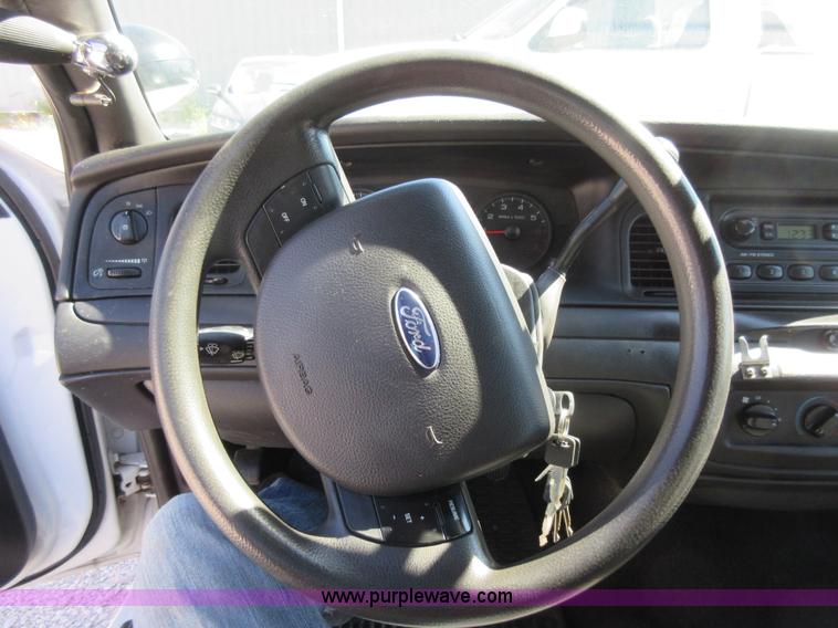 image for item I6446 2008 Ford Crown Victoria Police Interceptor