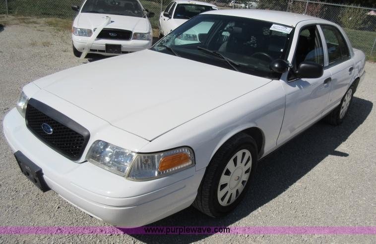 image for item I6447 2009 Ford Crown Victoria Police Interceptor