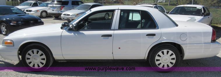 image for item I6447 2009 Ford Crown Victoria Police Interceptor