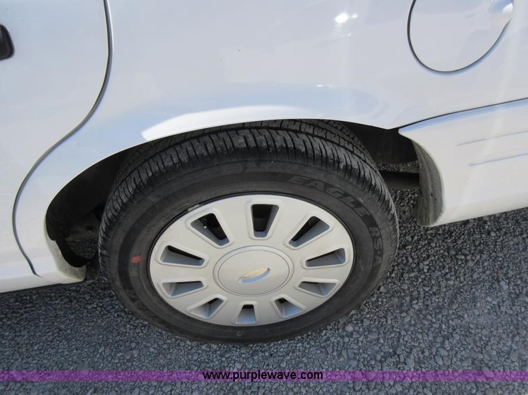 image for item I6447 2009 Ford Crown Victoria Police Interceptor