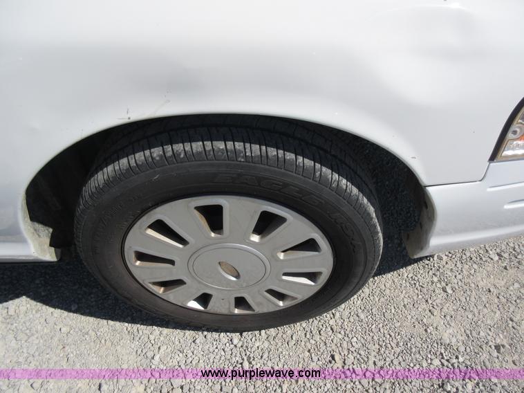 image for item I6447 2009 Ford Crown Victoria Police Interceptor