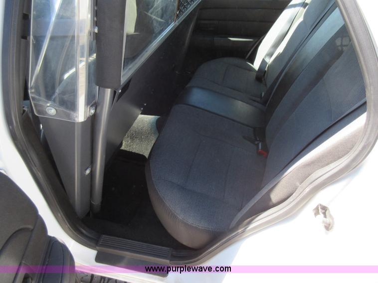 image for item I6447 2009 Ford Crown Victoria Police Interceptor