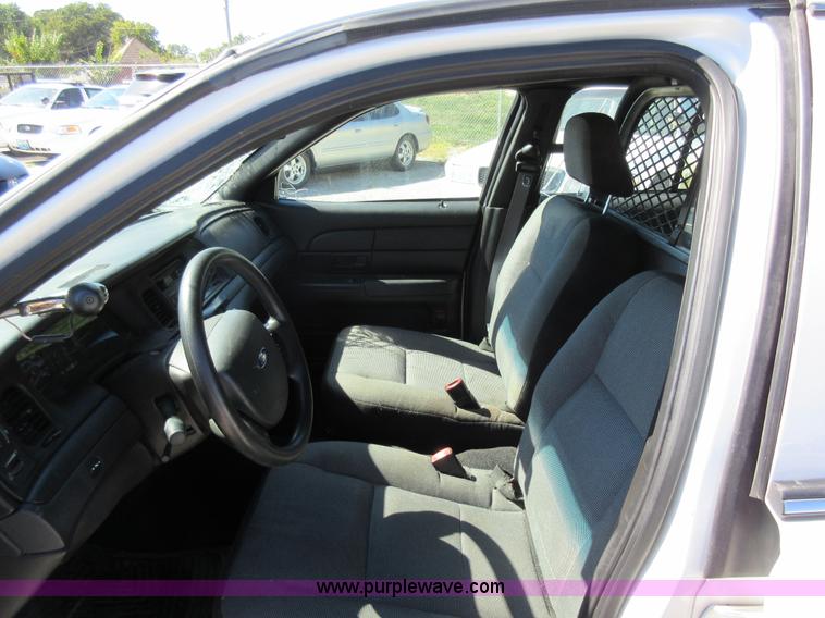 image for item I6447 2009 Ford Crown Victoria Police Interceptor