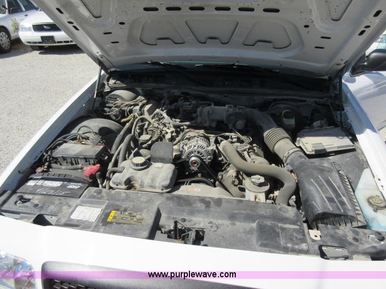 image for item I6448 2007 Ford Crown Victoria Police Interceptor