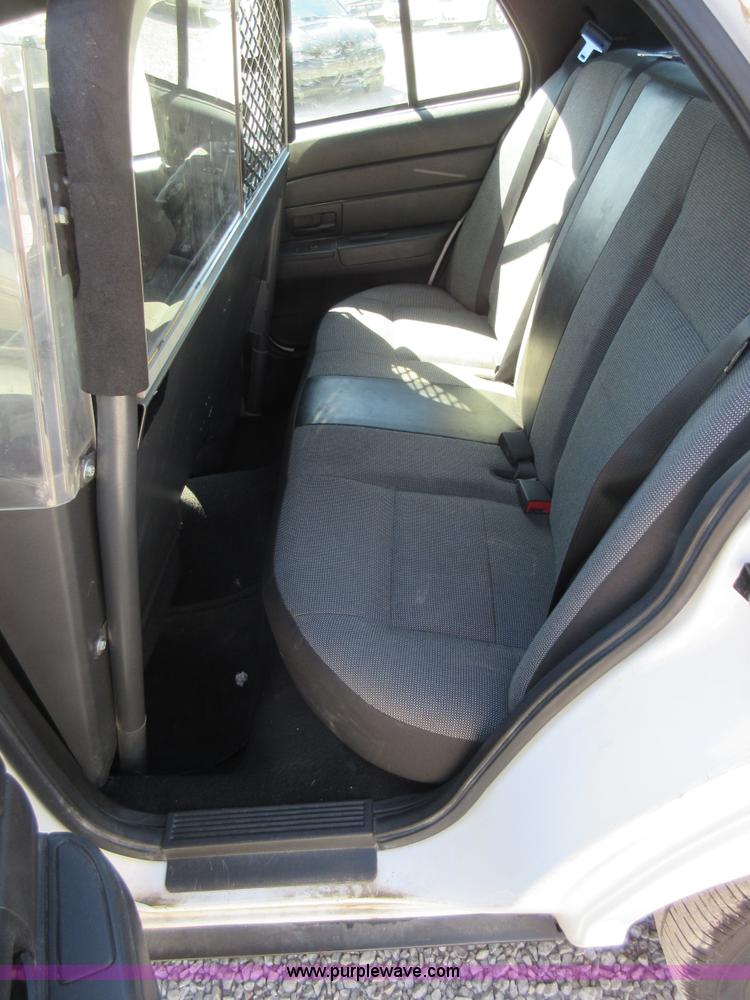 image for item I6448 2007 Ford Crown Victoria Police Interceptor