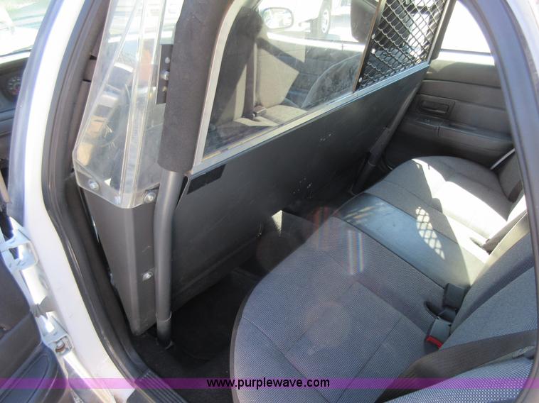 image for item I6448 2007 Ford Crown Victoria Police Interceptor