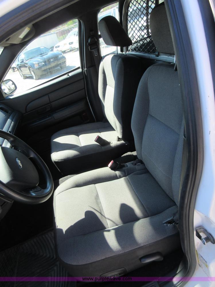 image for item I6448 2007 Ford Crown Victoria Police Interceptor