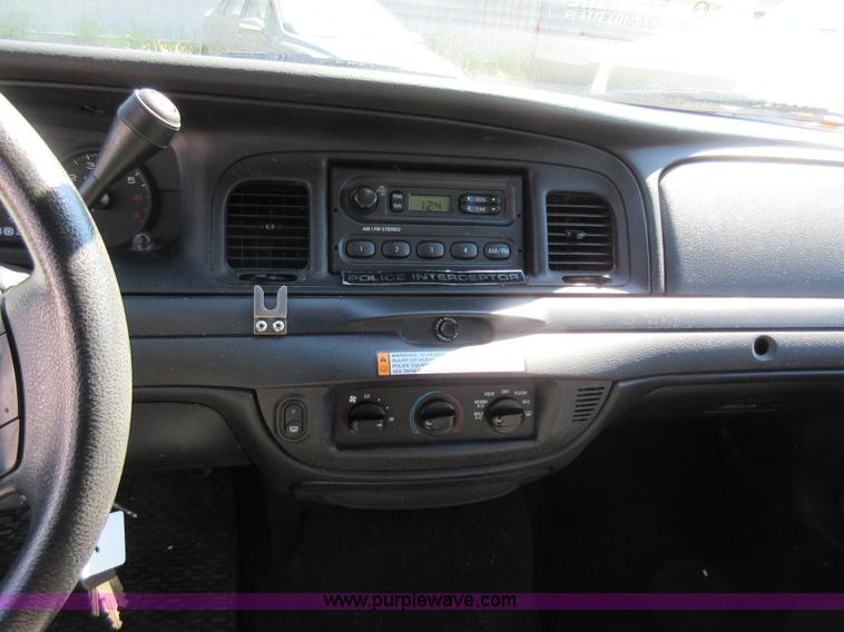 image for item I6448 2007 Ford Crown Victoria Police Interceptor