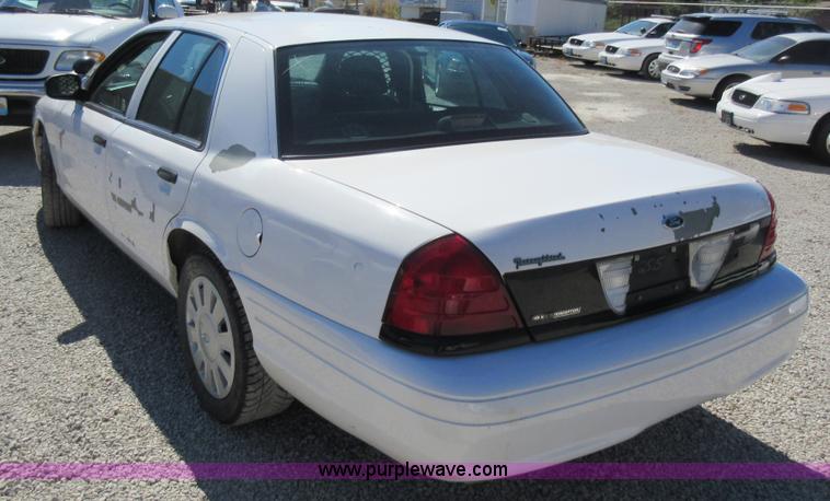 image for item I6449 2008 Ford Crown Victoria Police Interceptor