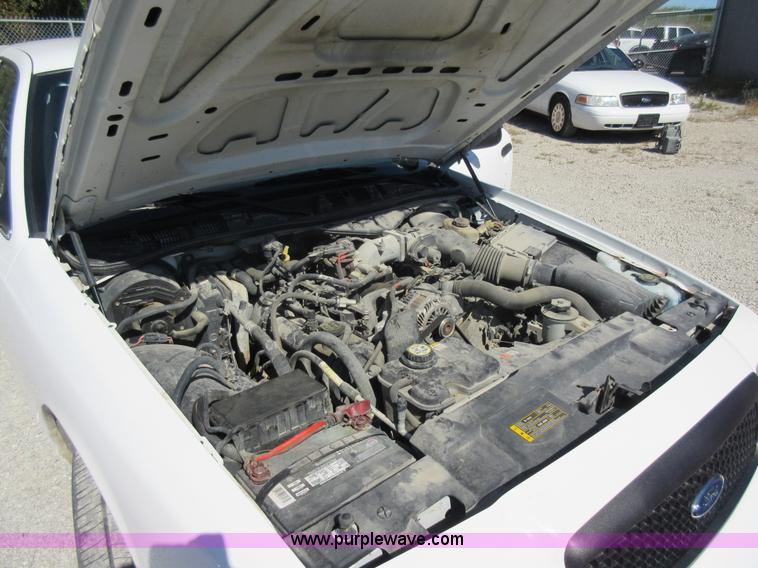 image for item I6449 2008 Ford Crown Victoria Police Interceptor
