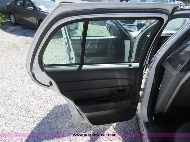 image for item I6449 2008 Ford Crown Victoria Police Interceptor