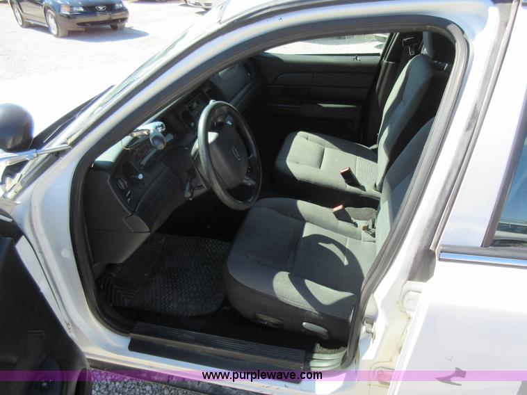 image for item I6449 2008 Ford Crown Victoria Police Interceptor
