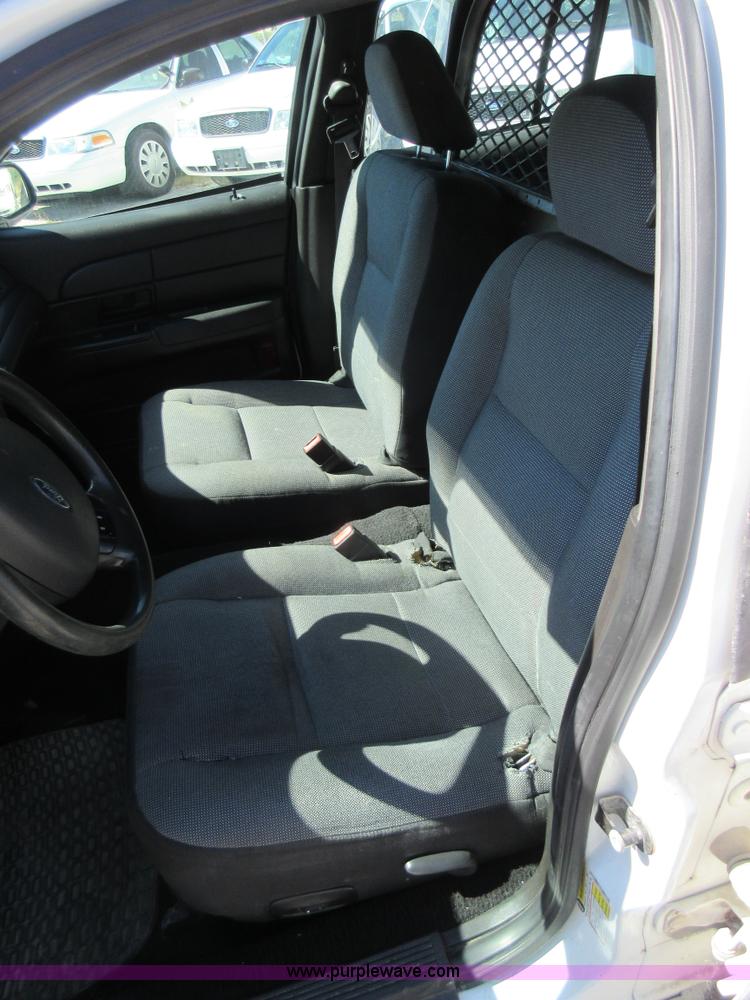 image for item I6449 2008 Ford Crown Victoria Police Interceptor