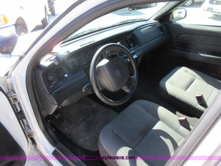 image for item I6449 2008 Ford Crown Victoria Police Interceptor