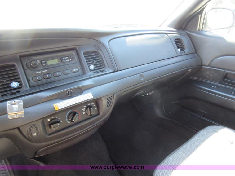image for item I6449 2008 Ford Crown Victoria Police Interceptor