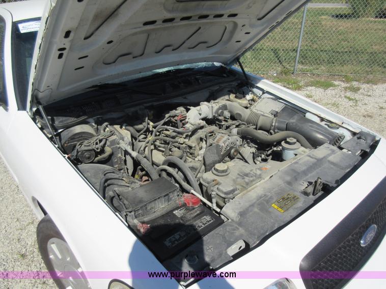 image for item I6450 2008 Ford Crown Victoria Police Interceptor