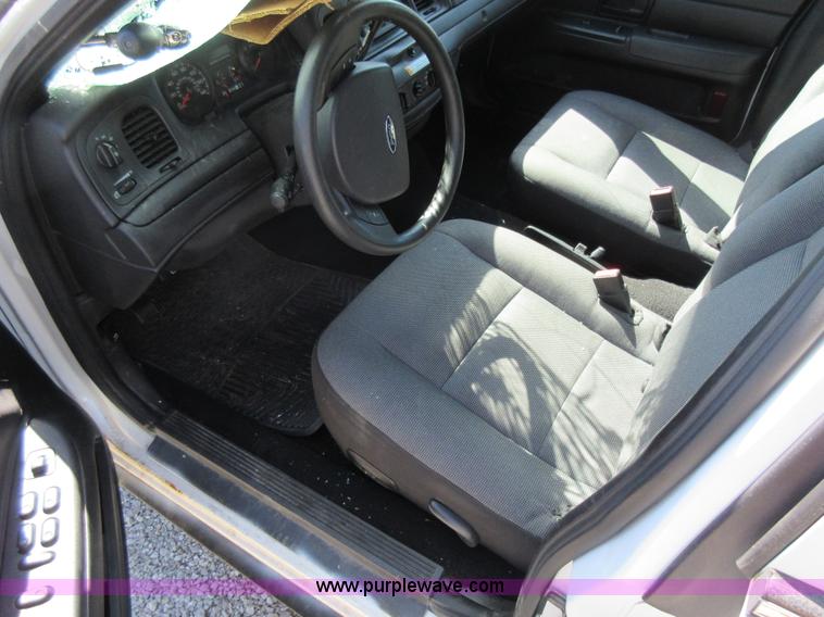 image for item I6450 2008 Ford Crown Victoria Police Interceptor