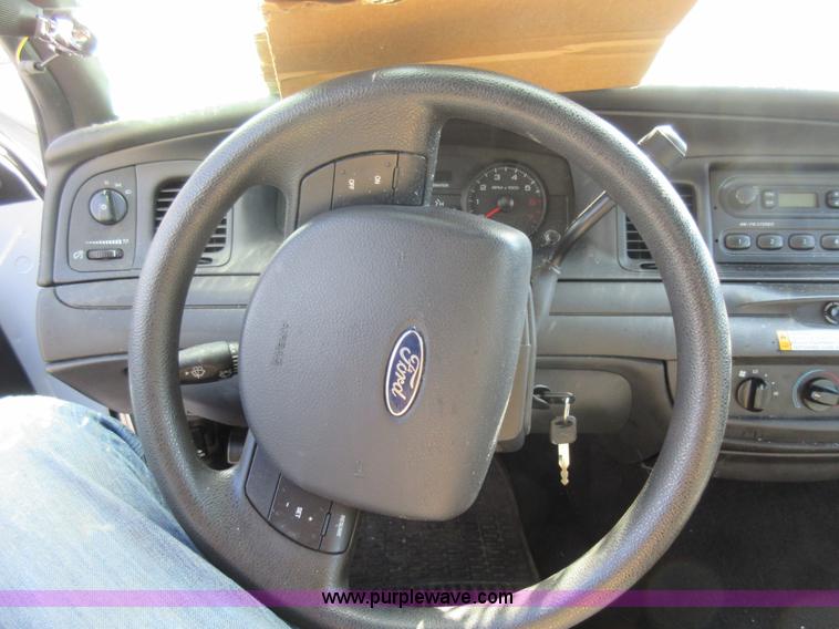 image for item I6450 2008 Ford Crown Victoria Police Interceptor
