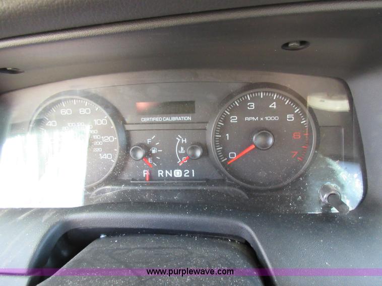 image for item I6450 2008 Ford Crown Victoria Police Interceptor