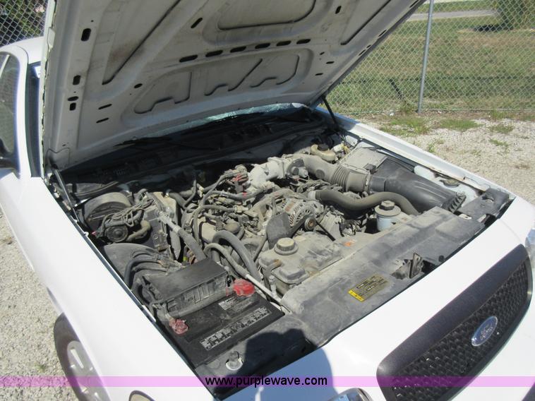 image for item I6450 2008 Ford Crown Victoria Police Interceptor
