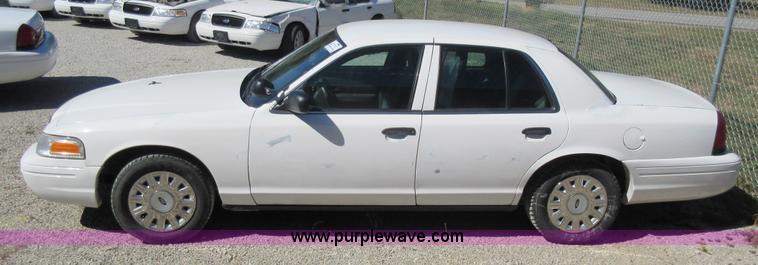 image for item I6451 2005 Ford Crown Victoria Police Interceptor