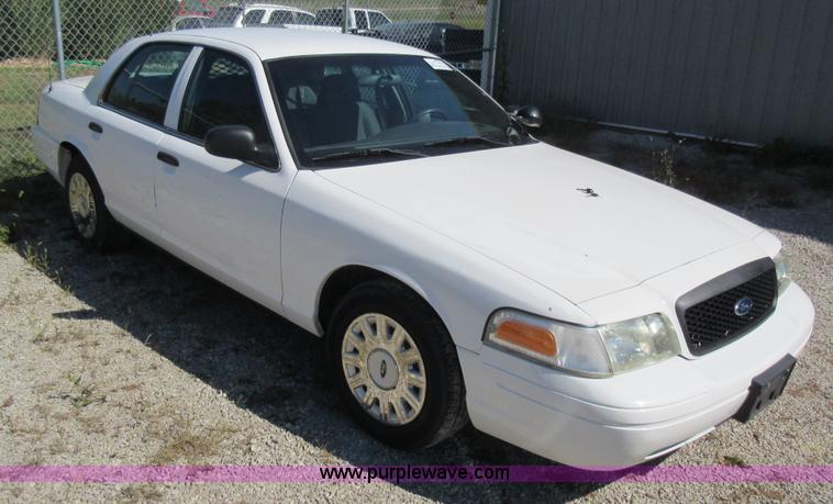 image for item I6451 2005 Ford Crown Victoria Police Interceptor