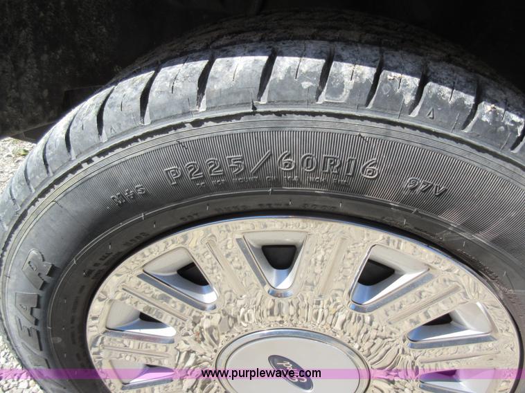 image for item I6451 2005 Ford Crown Victoria Police Interceptor