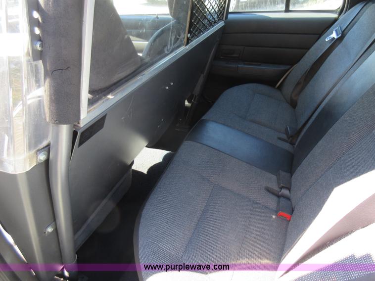 image for item I6451 2005 Ford Crown Victoria Police Interceptor